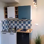 George Aparthotel